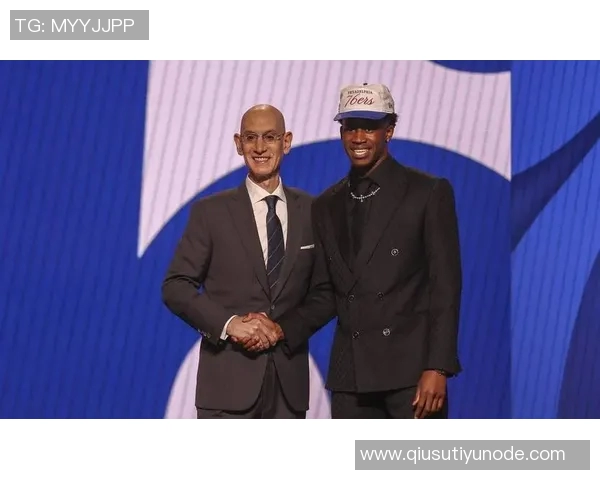 巴哈马国家队友谊深厚希尔德与埃奇库姆互换球衣笑声不断